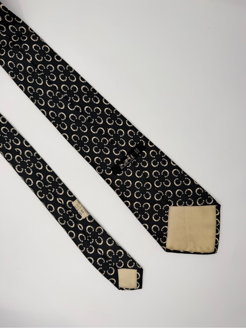 Hermès Paris Men’s Deep Charcoal Gray Horseshoe 100% Silk Tie France Vintage - Picture 4 of 16